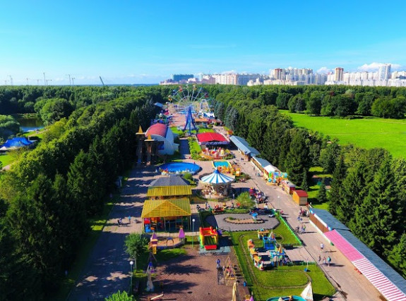 Южно приморском парке в санкт петербурге. Южно-приморский парк в санкт-петербурге. южно приморский парк спб. южно-приморский парк аттракционы. тусовка южно приморский парк санкт-петербург 90х.