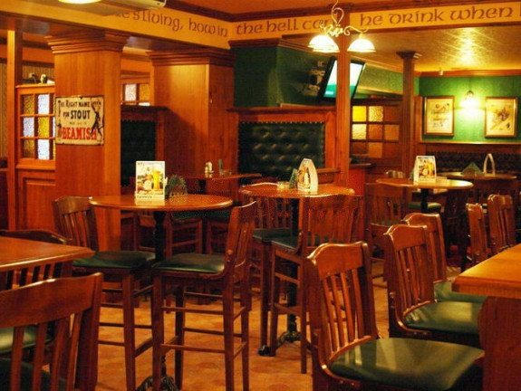 Mollie s pub москва. Ирландский паб Моллис. Паб Молли Айленд Санкт-Петербург. Ирландский паб Моллис Рубинштейна 36. Моллис бар Санкт Петербург.